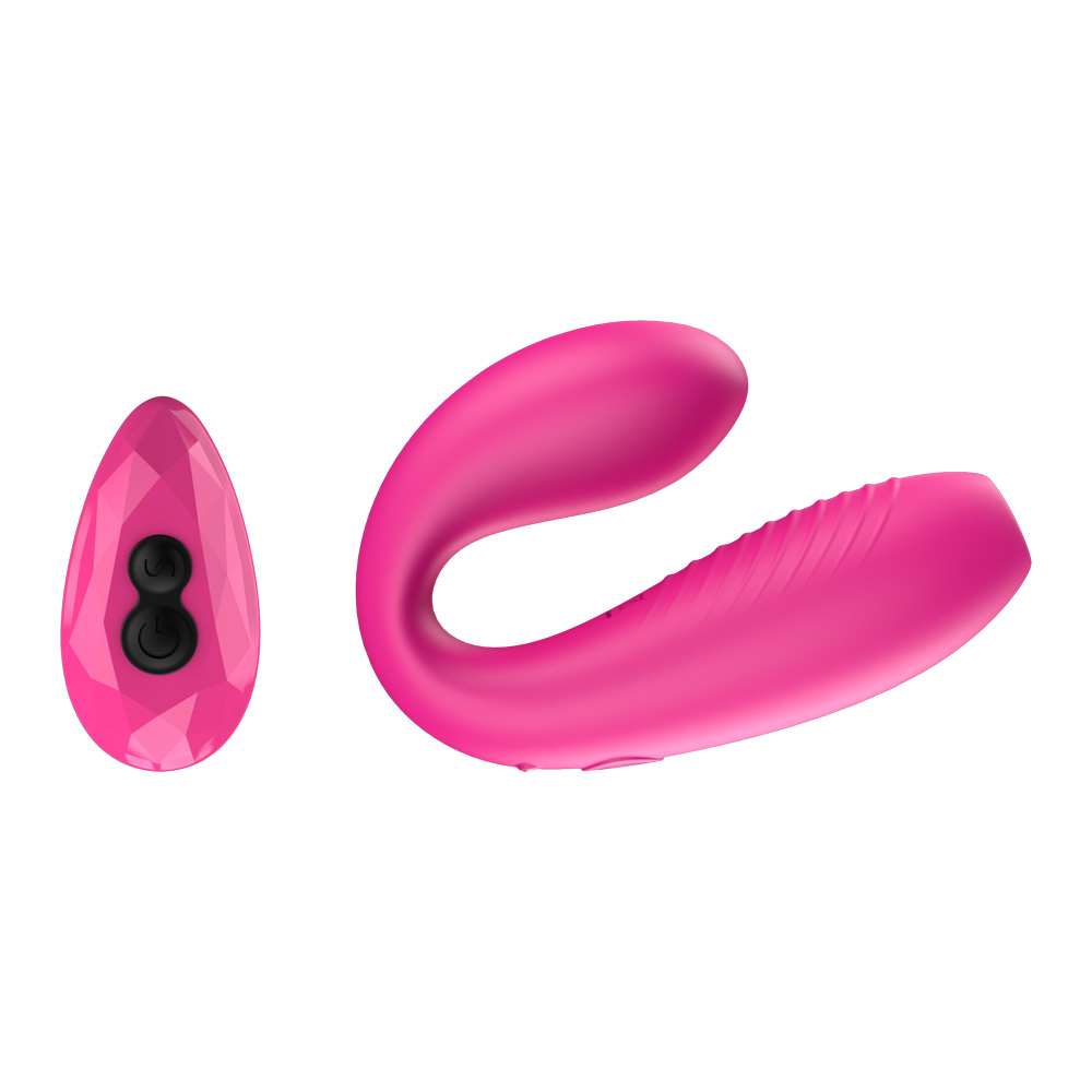 Calcinha Tanga Amor de Ver�o Renda Floral Elastano Semitransparente Branca, em um close detalhado da textura da renda floral branca, ressaltando a maciez e transpar�ncia do tecido.