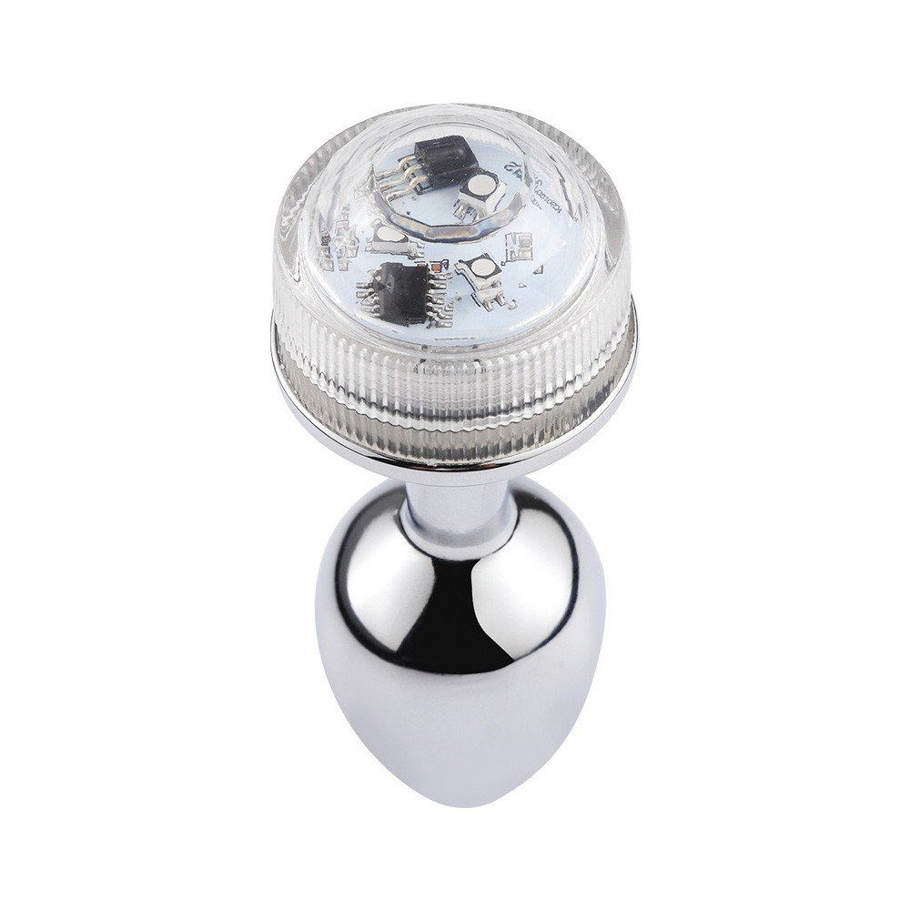 close na ponta anat�mica do plug anal de metal para inser��o gradual segura e confort�vel com base tecnol�gica