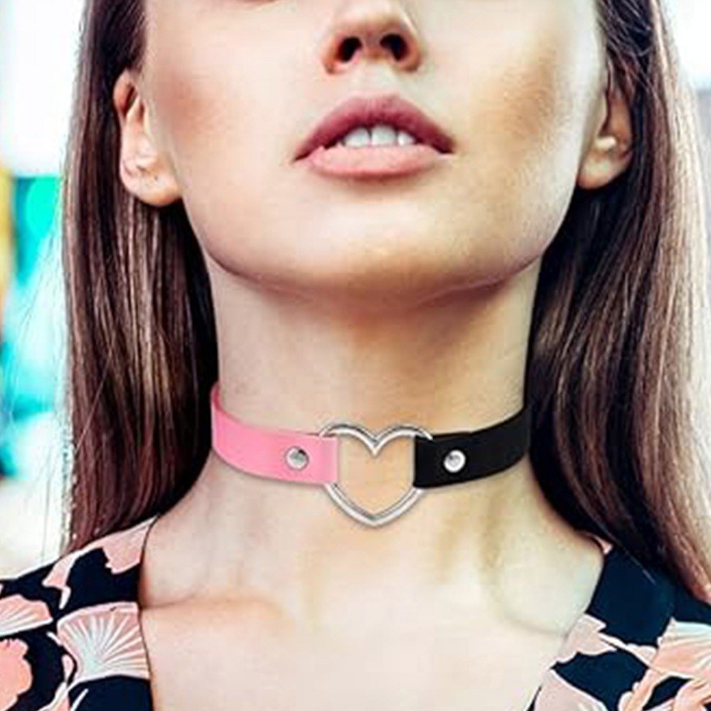 Coleira Social Choker em PU com Coração Prata e Ajuste em Botões Preta e Rosa | Foto 05