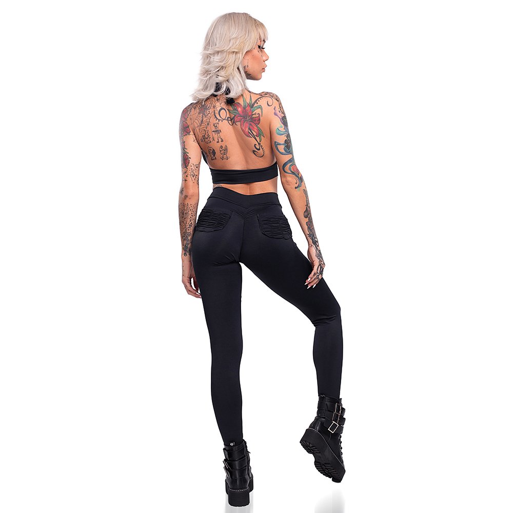 Conjunto Sensual Sexy em Suplex Poliamida - Cal�a Levanta Bumbum e Cropped Frente �nica Preto - Detalhe das tiras na cintura e textura