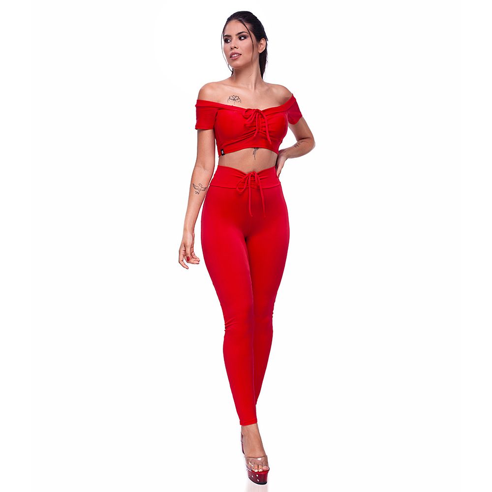 Close no detalhe da amarra��o frontal do cropped ciganinha do Conjunto Sensual Vermelho