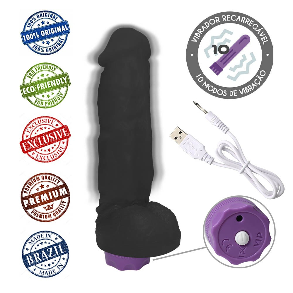 Vista traseira do P�nis Real�stico com Escroto e Vibrador 10 Velocidades Recarreg�vel King Preto, com foco na textura e base do produto