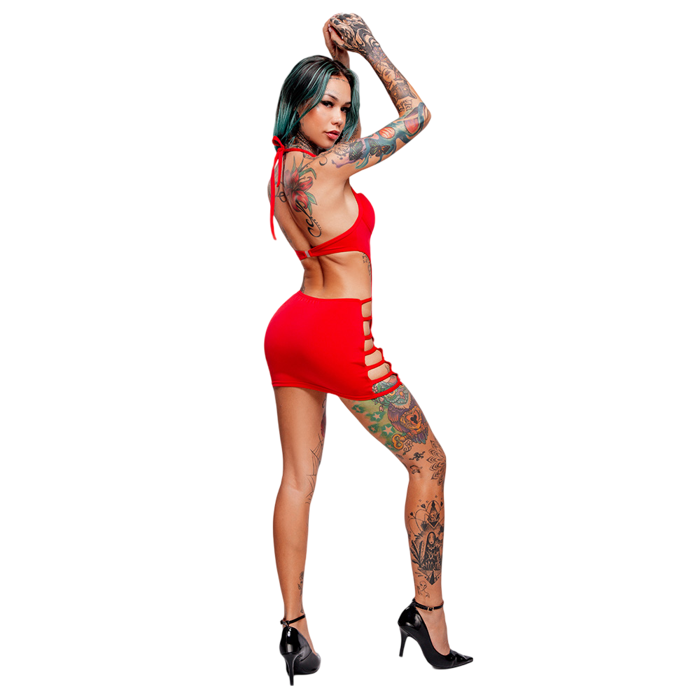Detalhe do Vestido Sensual Sexy em Suplex Poli�ster Frente �nica com Rebites e Tiras Vermelho, com foco nos rebites e tiras laterais em close