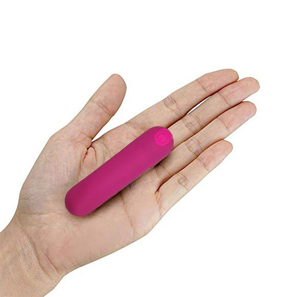 Vibrador Bullet em Silicone Rosa na palma da m�o para demonstrar tamanho compacto