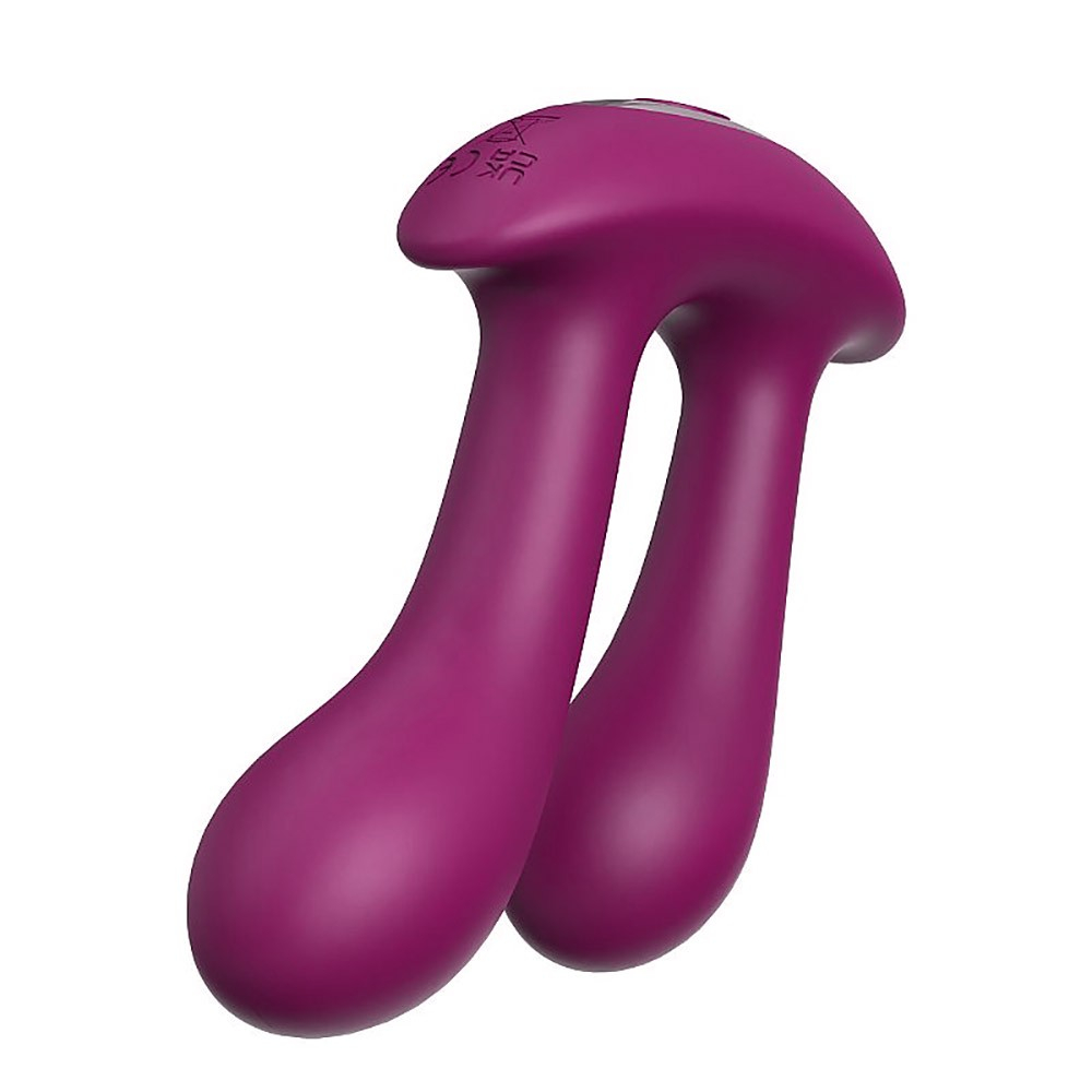 Vista lateral inferior do vibrador duplo em silicone pink, mostrando a curvatura suave e a base de suporte
