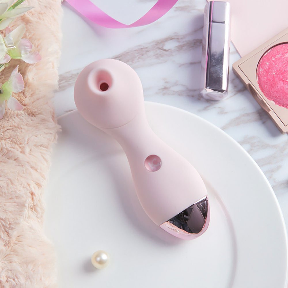 Sugador de Clitóris em Silicone Recarregável com 3 Sucções Polly Rosa | Foto 04 Sugador de Clitóris em Silicone Recarregável com 3 Sucções Polly Rosa | Foto 04