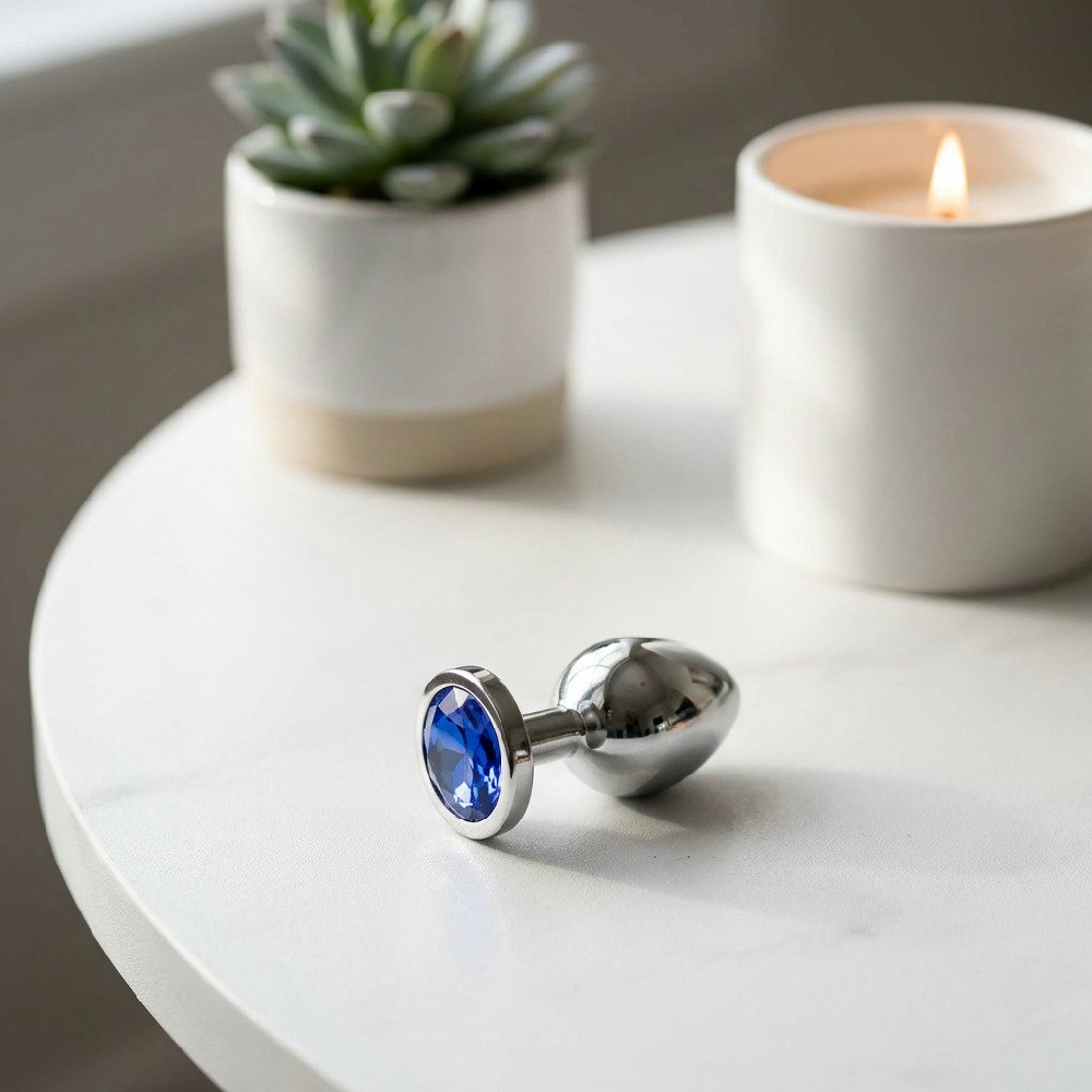close na ponta anat�mica do plug anal de metal para inser��o gradual segura e confort�vel