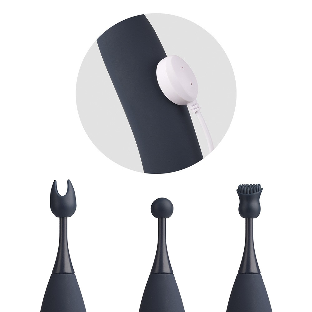 Vibrador Feminino Recarregavel em Silicone com 7 Vibracoes DOUBLE Azul em pose artistica, refletindo a sofisticacao e o prazer
