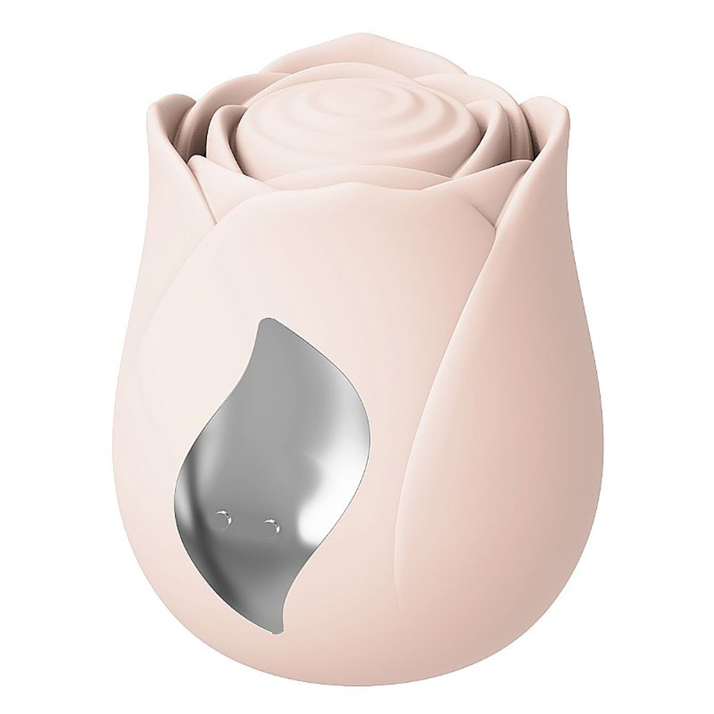 Vibrador Discreto Recarreg�vel em Silicone com 10 Vibra��es Formato de Flor Rosa - vista diagonal com a entrada de carregamento exposta