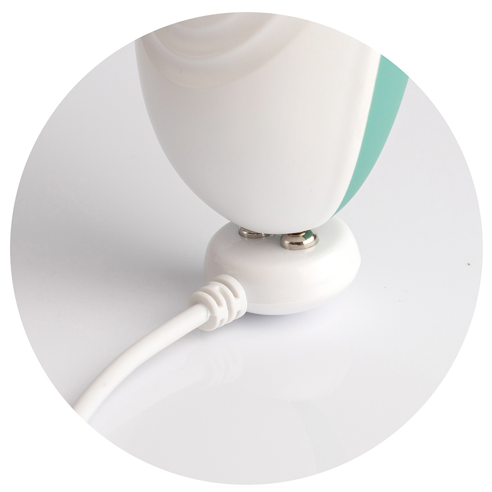 Detalhe do carregamento USB do Vibrador Sugador de Clit�ris Sensevibe Fast