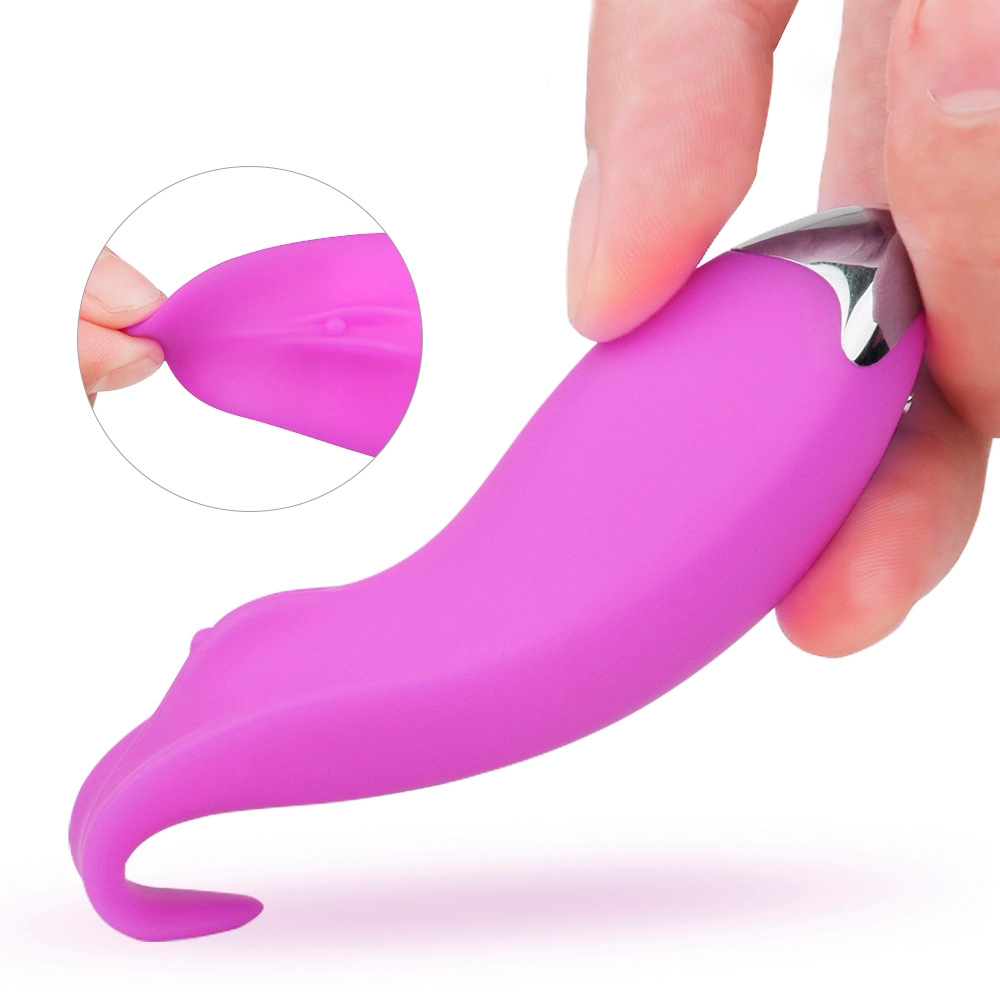 Detalle da ponta do Vibrador Kissme Roxo, mostrando a flexibilidade e maciez do silicone