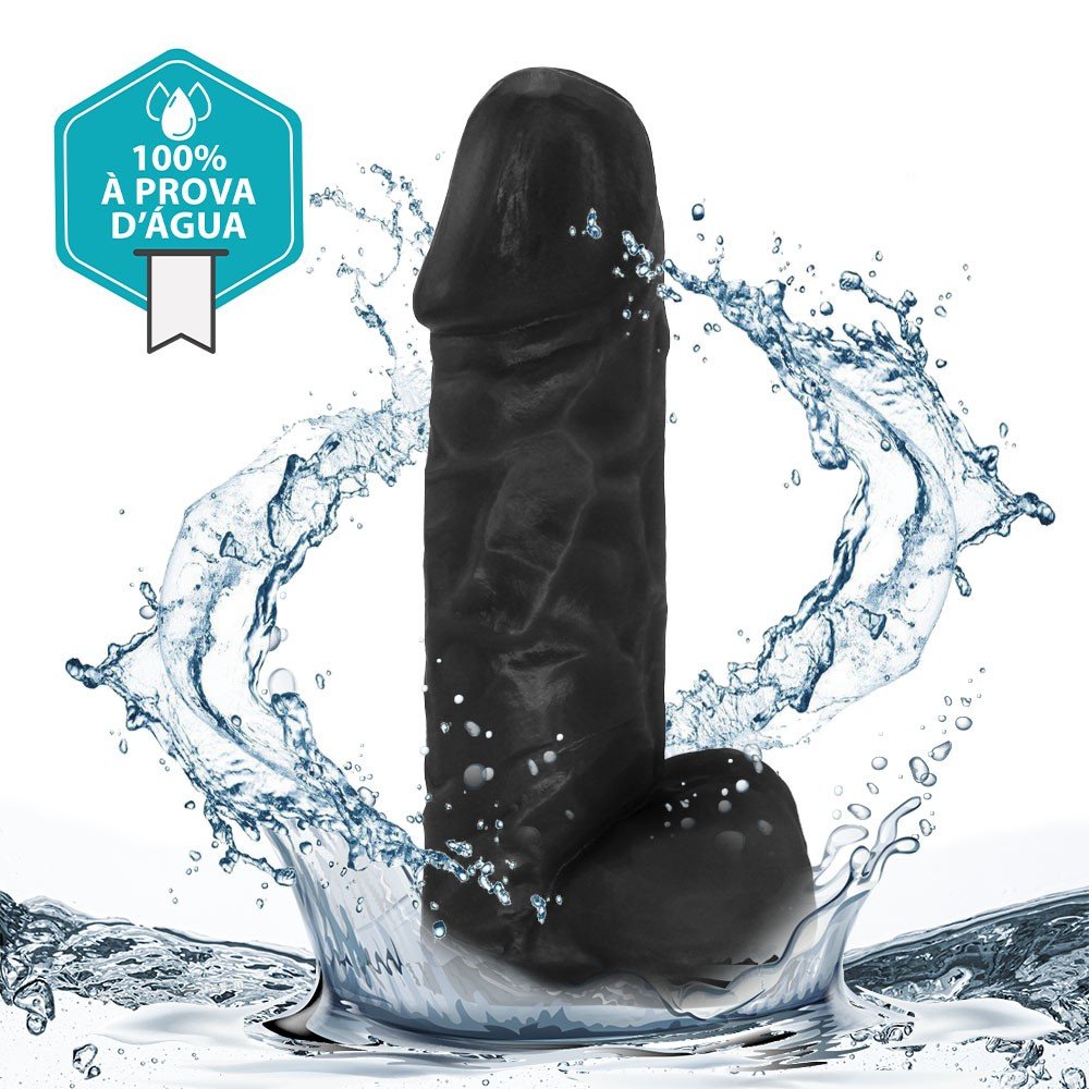 Detalhe do P�nis de Borracha Crono com Escroto e Ventosa 20 x 5cm Preto ressaltando a glande e as veias na haste
