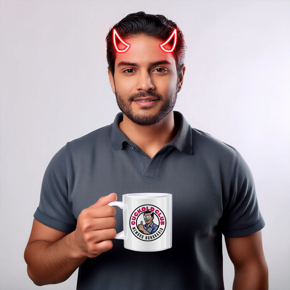 Caneca Cuckold com a frase Ela Merece Mais - Estilo Fetichista e Sensual Branca | Foto 06