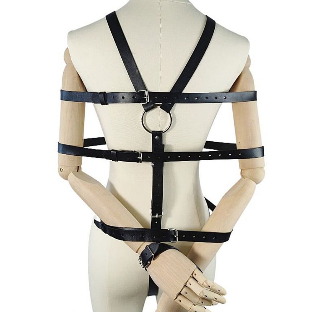 Harness corporal em imita��o de couro preto - vista traseira mostrando tiras cruzadas e regulagens no tronco e cintura