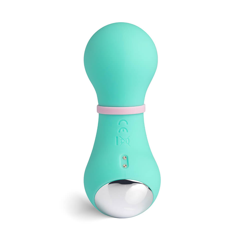 Vibrador Jack Cyan mostrando a parte traseira com a entrada USB e indicadores de carga