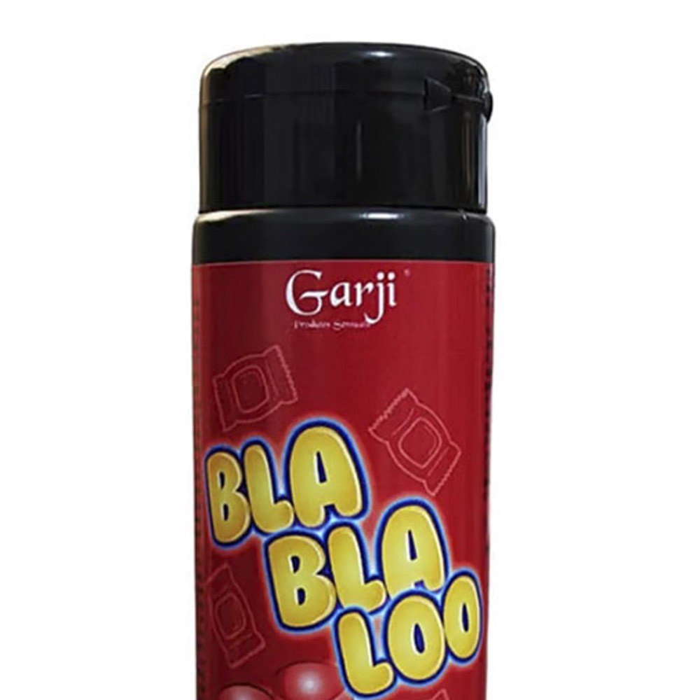 Close-up do topo da Lo��o Deo Hidratante Blablaboo 300ml, exibindo a marca Garji e a tampa dosadora
