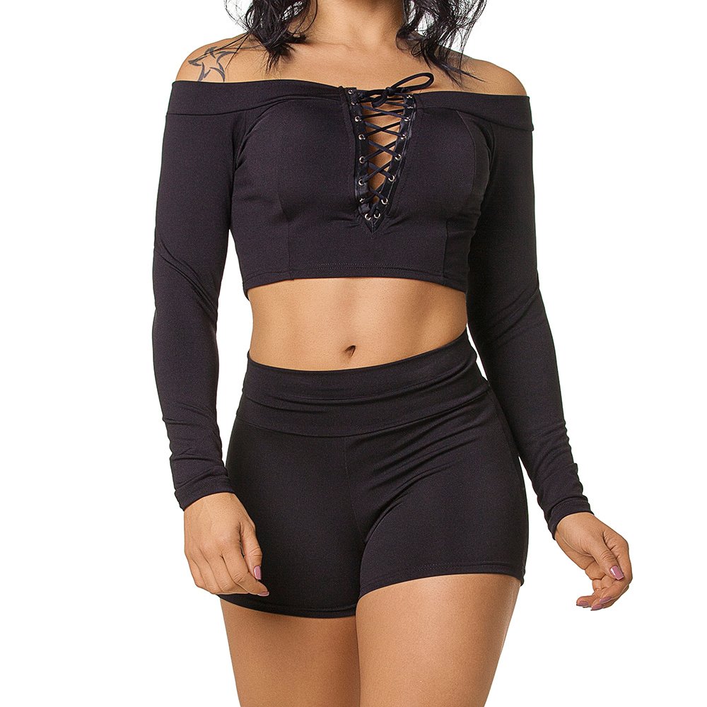 Conjunto Sensual Sexy em Suplex Poliamida com Cropped Tran�ado Preto - Vista frontal da modelo