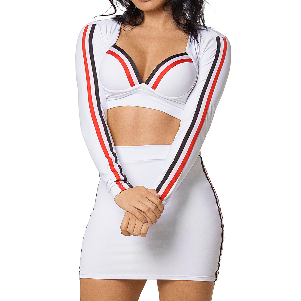 Conjunto Sensual com saia justa branca e detalhes na lateral - Posa de lado