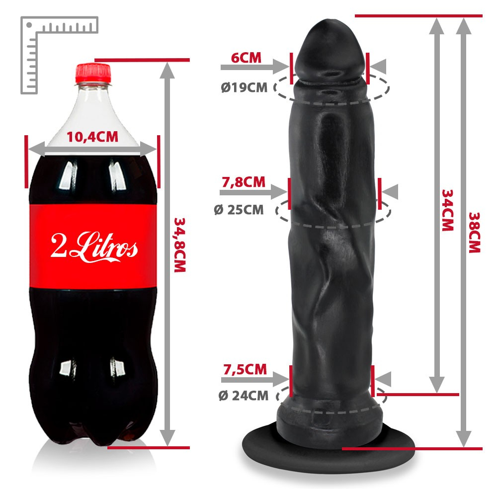 P�nis Gigante e Grosso Flex�vel com Ventosa Titan em outro �ngulo de utiliza��o, mostrando a ventosa fixada