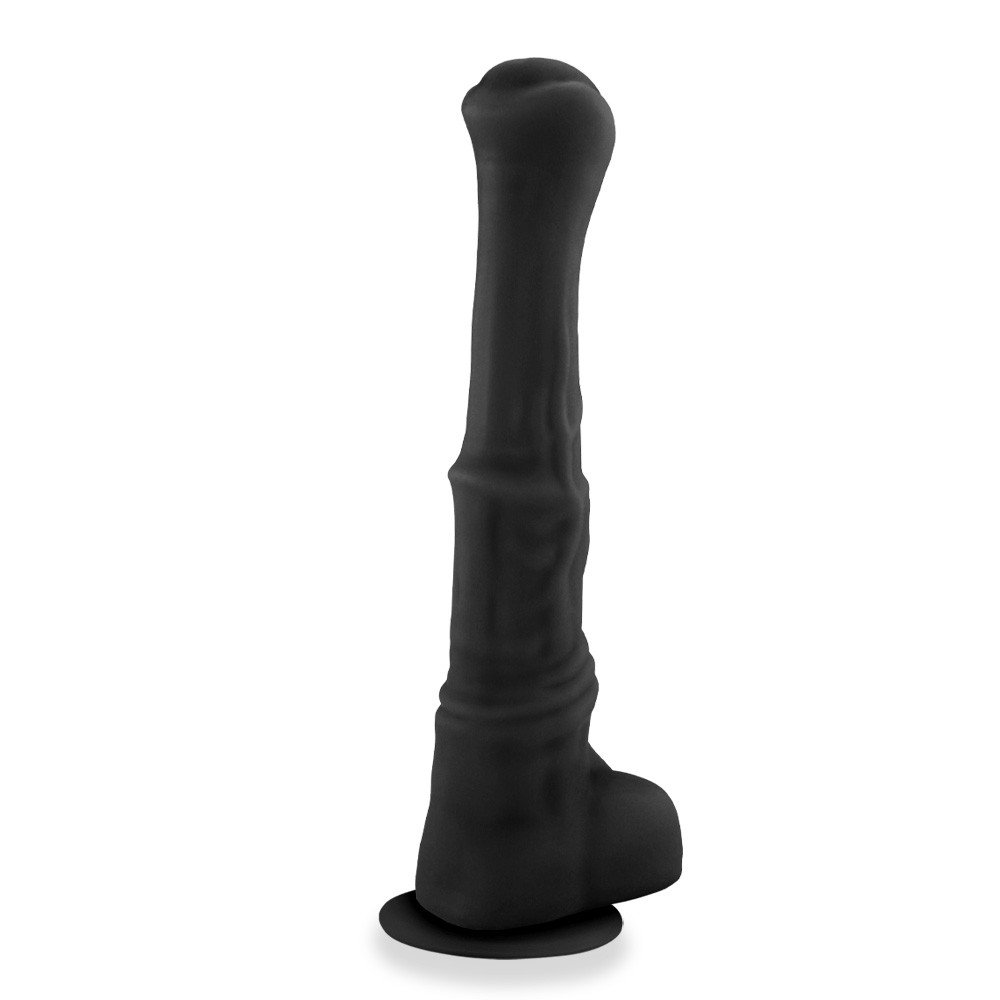 Vista lateral do P�nis Gigante e Grosso Flex�vel com Escroto e Ventosa Garanh�o 36 x 6,2cm Preto, exibindo o escroto e a ventosa na base.