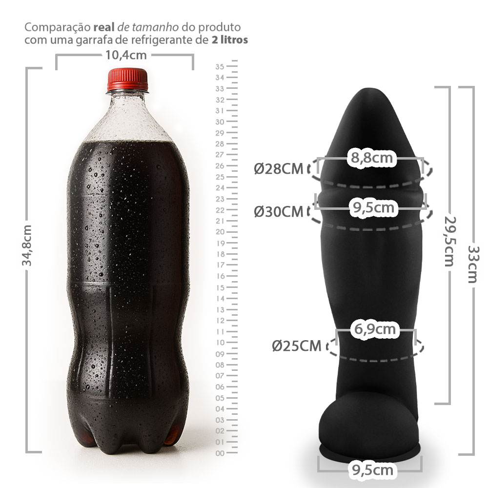 P�nis Gigante e Grosso Reborn, dildo em PVC flex�vel 33x9.6cm preto - vista da parte inferior, mostrando a base com escroto e a ventosa.