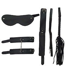 Foto do Produto Kit Bondage em PU (Imita��o de Couro) com Algema, Venda, Coleira, Guia e Flogger Preto