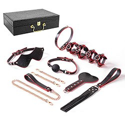 Kit Bondage 7 com Maleta Luxo: Algema, Tornozeleira, Coleira e Mais 4 Itens Preto e Vermelho