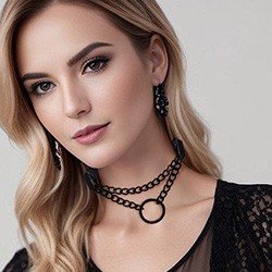 Foto do Produto Coleira Social Choker em PU com Corrente e Argola de Metal e Fivela Preta