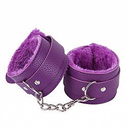 Foto do Produto Algema em PU (Imita��o de Couro) e Pel�cia com Corrente e Fivelas com Regulagem Roxo