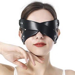 Foto do Produto Venda BDSM Cruzada em PU com Argolas e Fivelas Ajust�veis Preta